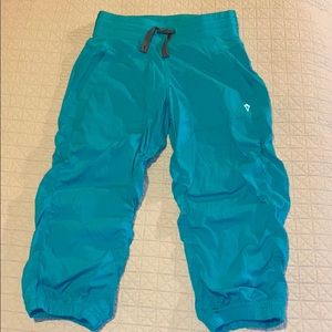 Lululemon Ivivva Live to Move Crop Studio Pants 10